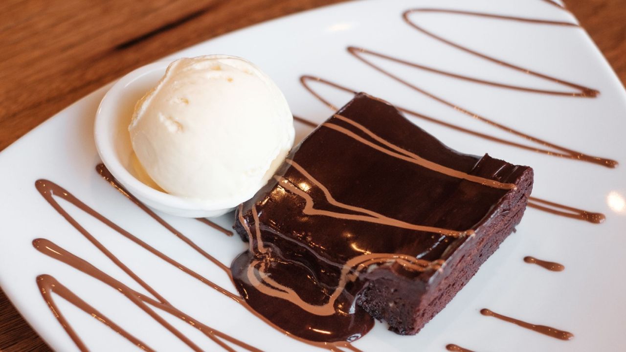 Choc-Nut Fudge Brownie (N)