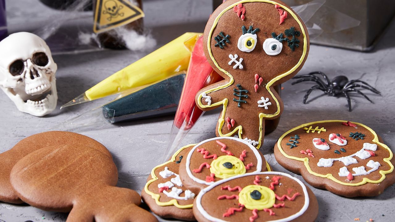 Halloween Gingerbread Decorating Kit