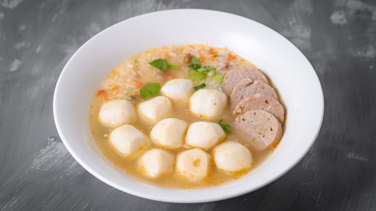 Soft Boiled Rice with Fish Balls