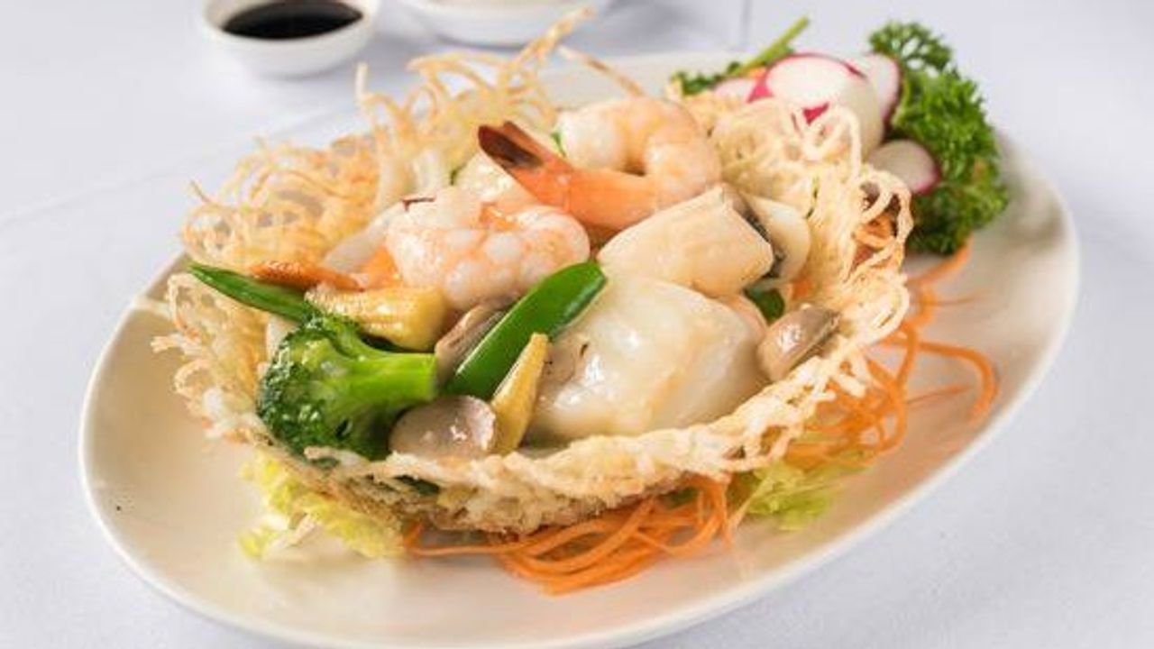 Bok Choy Seafood Bird's Nest
