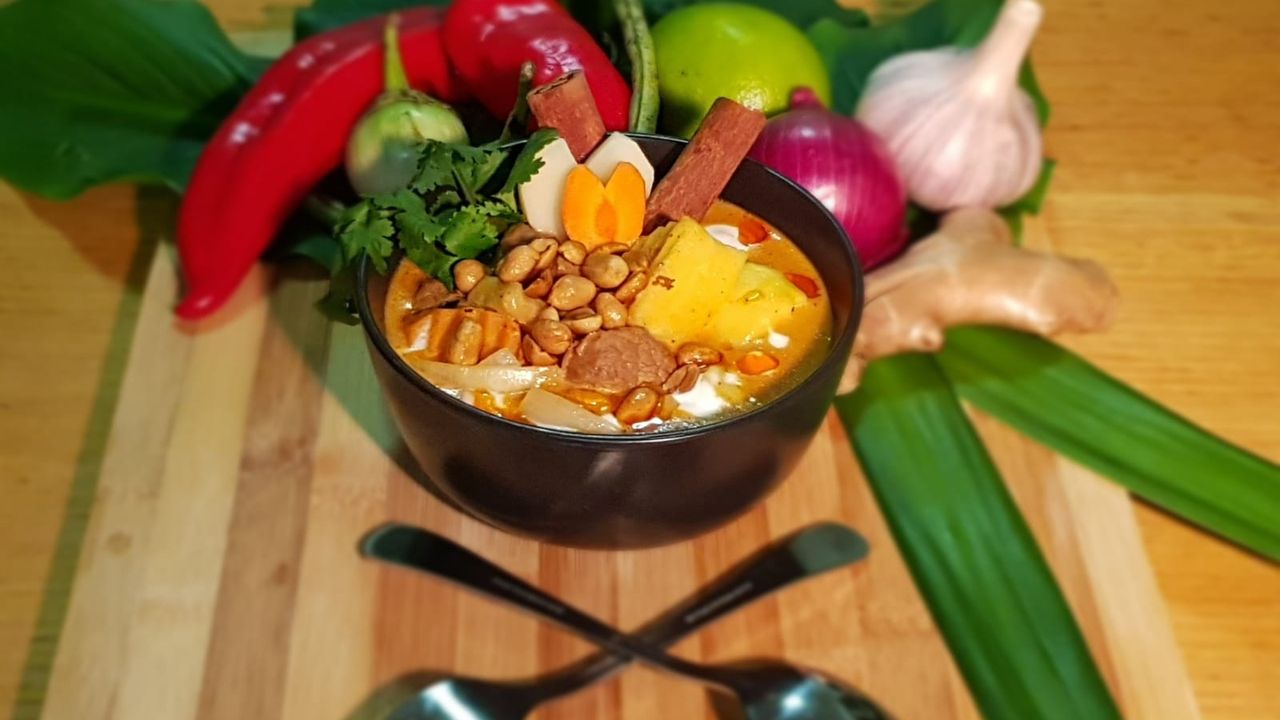 15. Massaman Curry (Braised Beef)