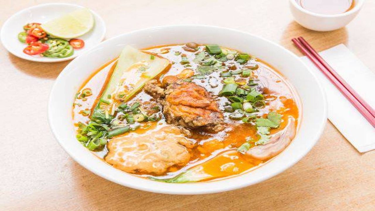 Vietnamese Soft Shell Crab Thick Noodle Soup