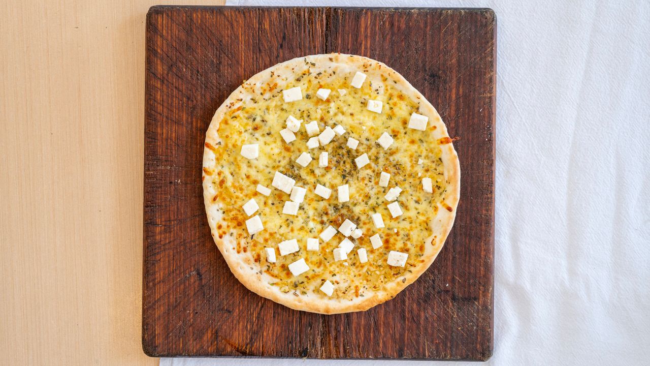 Garlic & Fetta Pizza