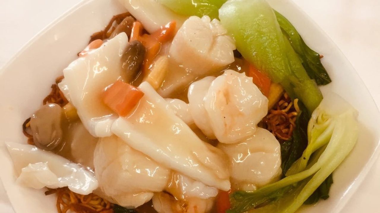 105. Seafood Combination Fried Rice Noodles/Egg Noodles