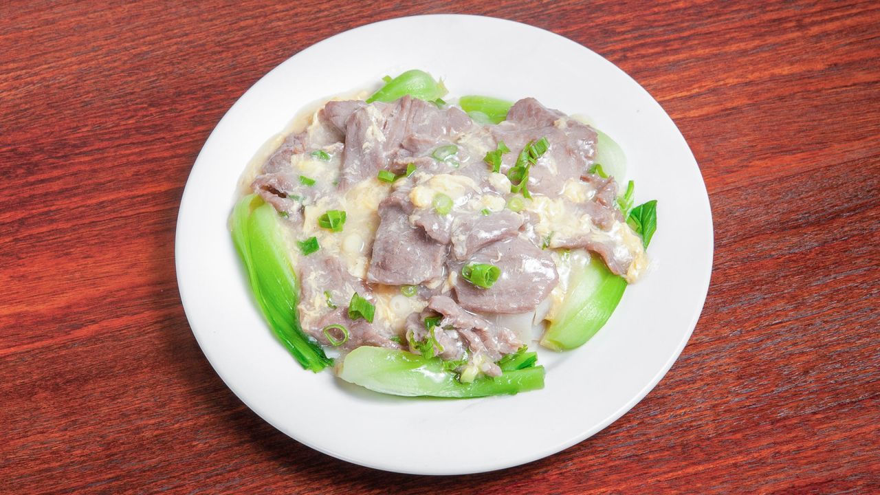 Beef with Scrambled Eggs and Flat Rice Noodles