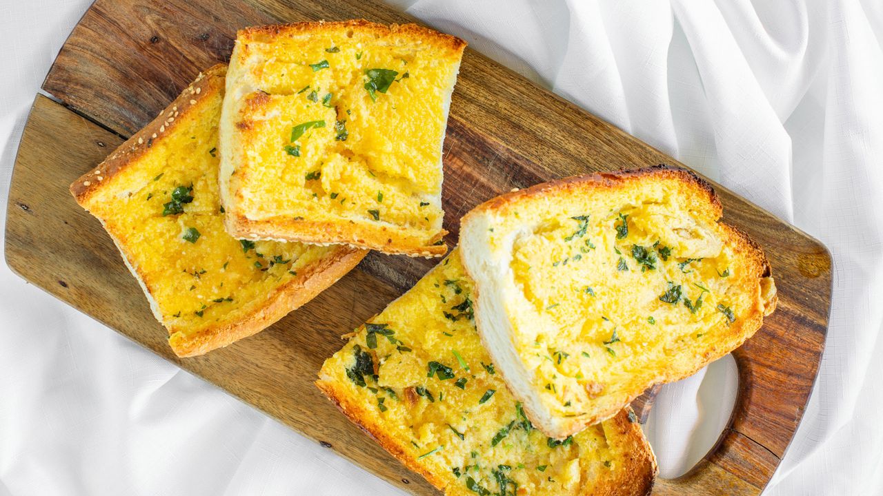 Deluxe Sesame Garlic Bread