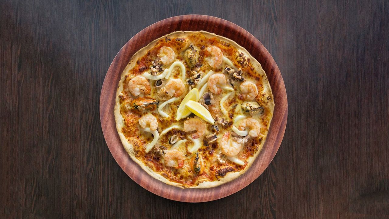 Seafood Pizza