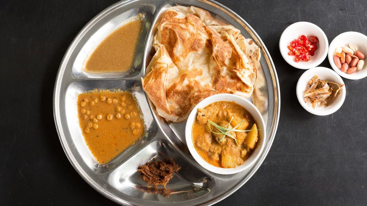 Roti Canai with Chicken Curry Set (Chef's Recommendations)