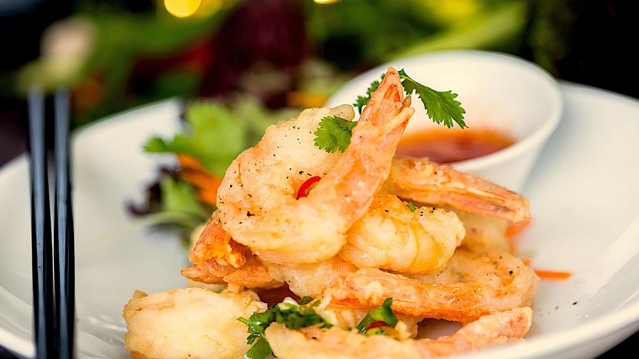 T40. SzeChuan Salt & Pepper Prawns/Squid (GF)