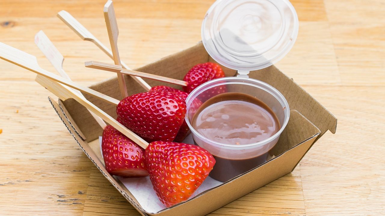 Strawberries & Dip