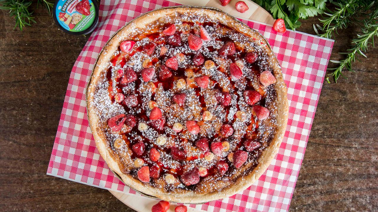 Strawberry Chocolate Pizza