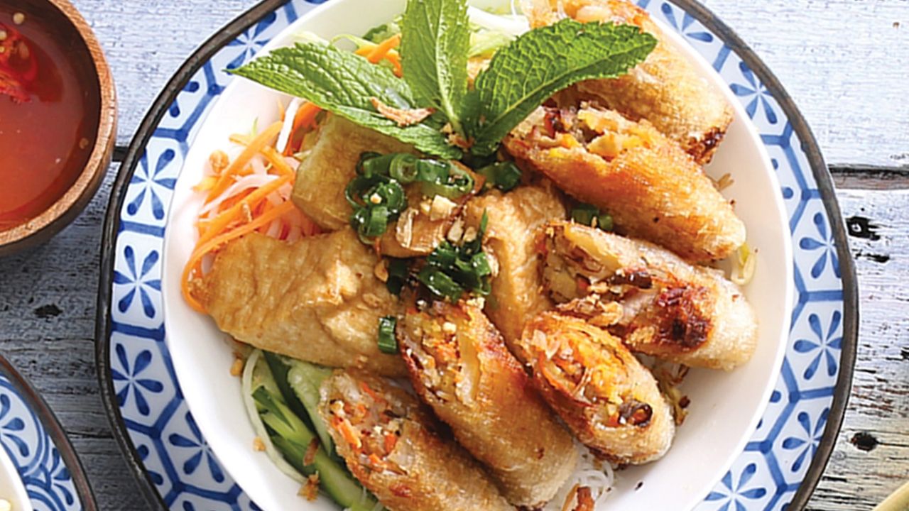 46. Vermicelli & Tofu & Spring Rolls (VE) (GF)