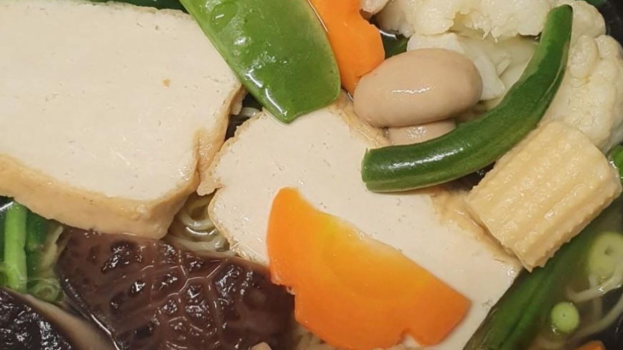 Mixed Vegetables & Tofu Noodle Soup