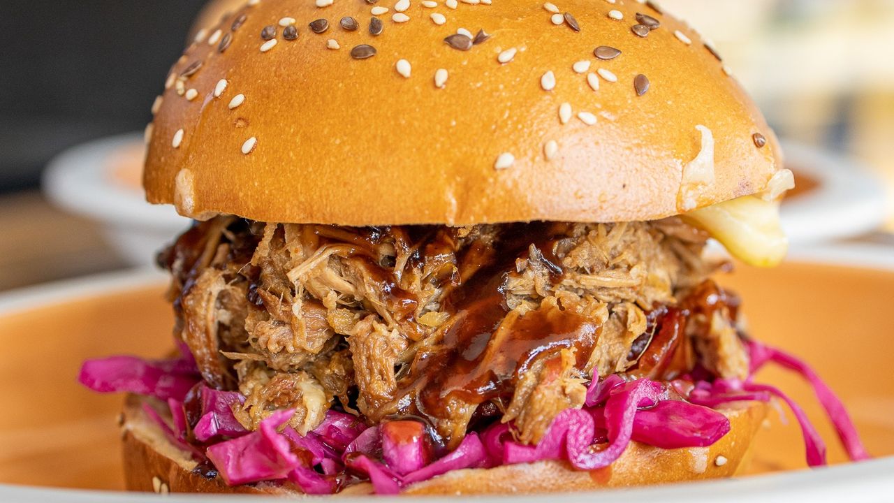 BBQ Pulled Pork Burger
