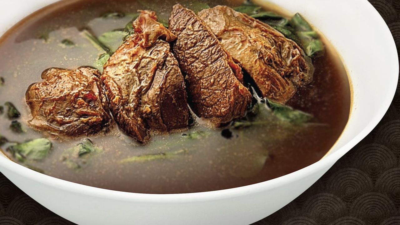 Braised Beef Soup with Spinach