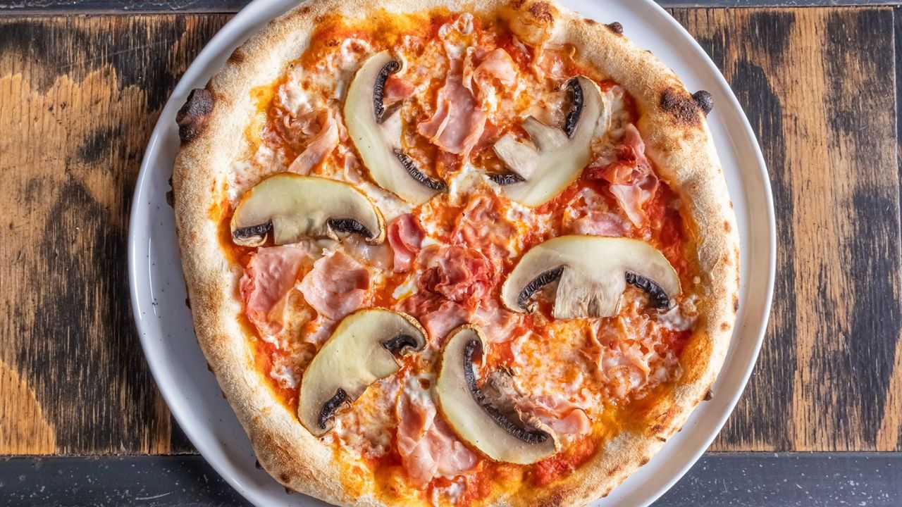 Smoked Ham & Mushroom Pizza