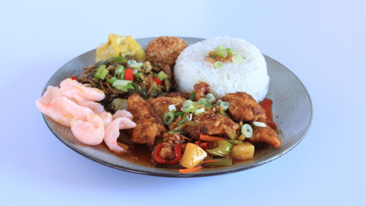 955. Sweet & Sour Fish Lauriat