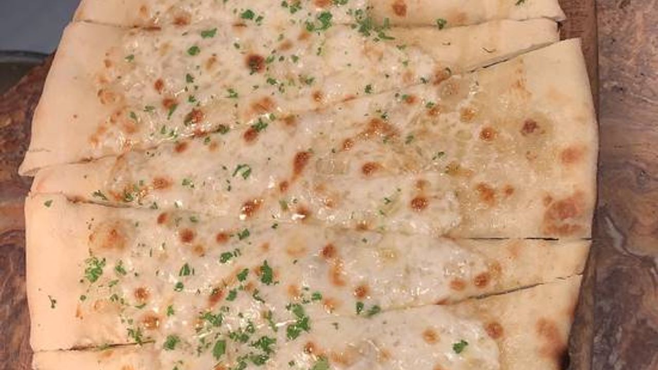 Garlic and Herb Flatbread (V)