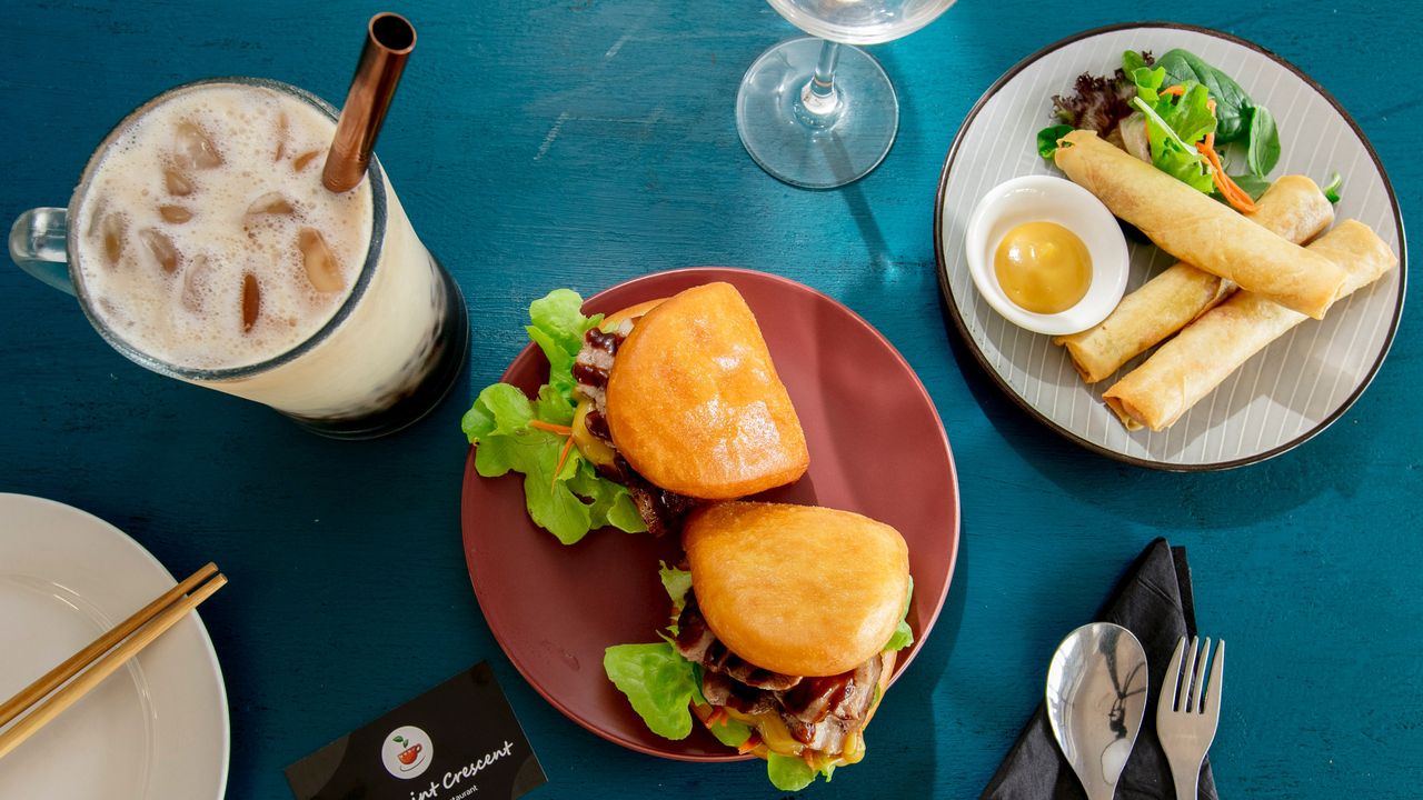 Duck Bao Set with Milk Tea