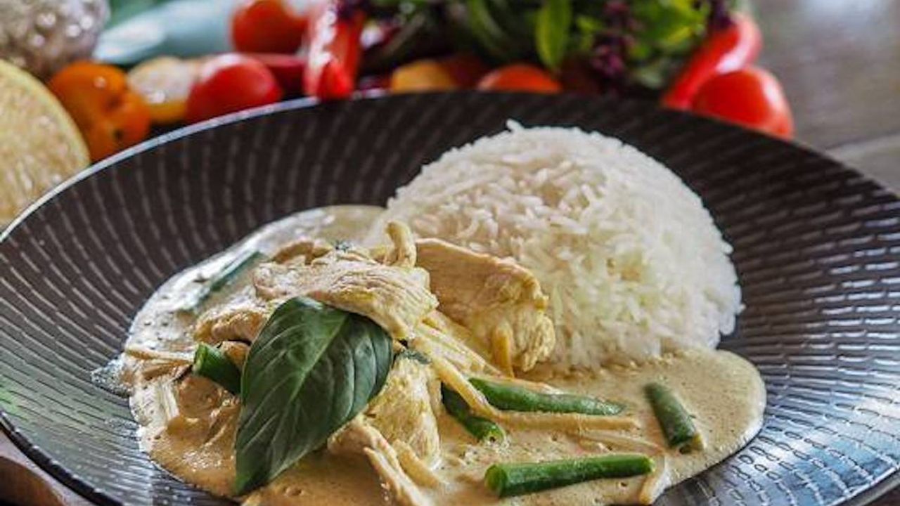 Green Chicken Curry with Rice