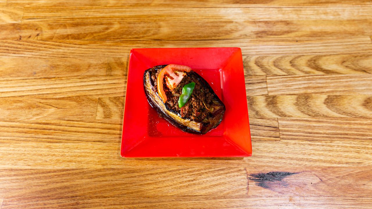 Stuffed Eggplant (Karniyarik)