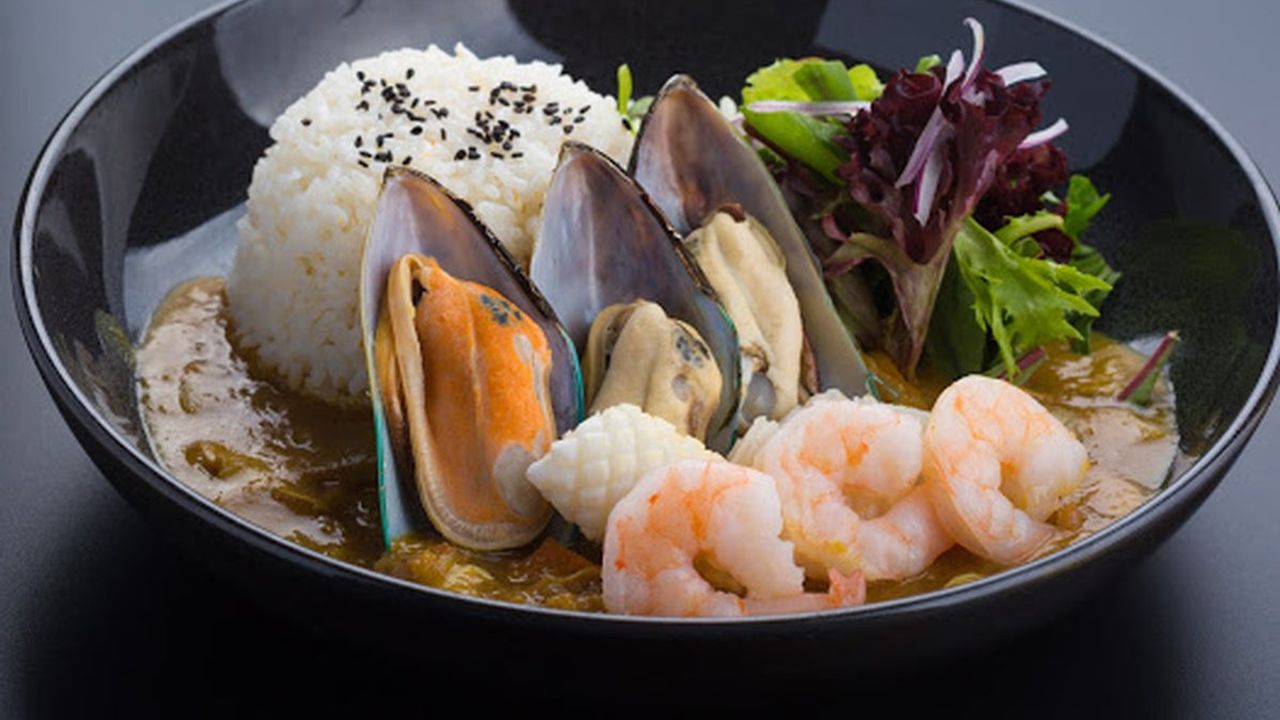 Seafood Curry Don