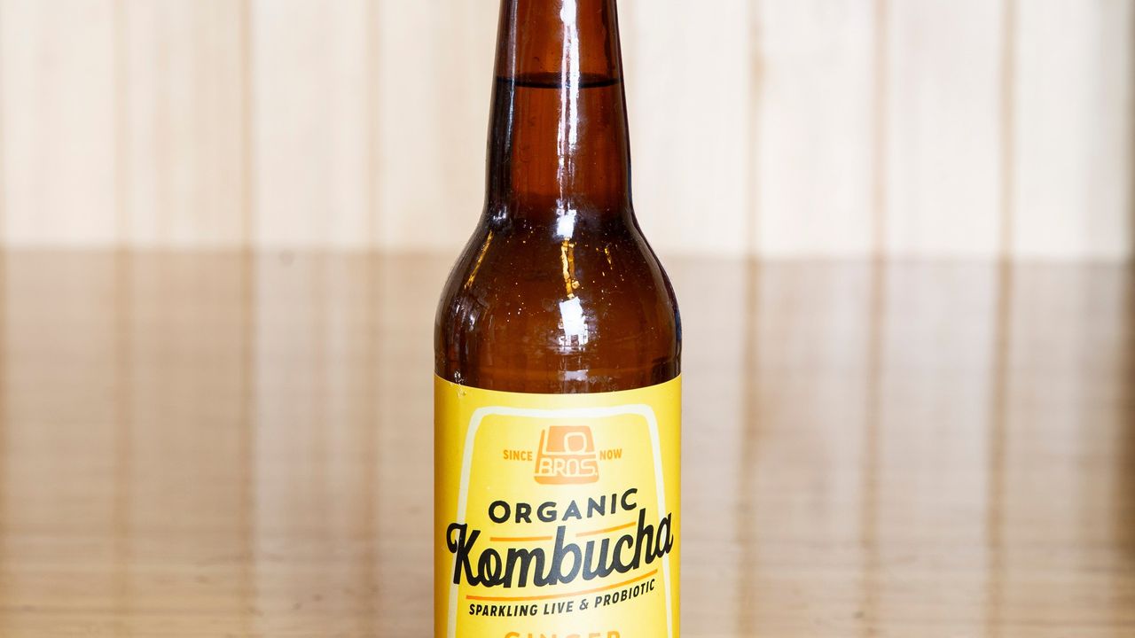 Lo Bros Kombucha Ginger & Lemon Bottle 330ml
