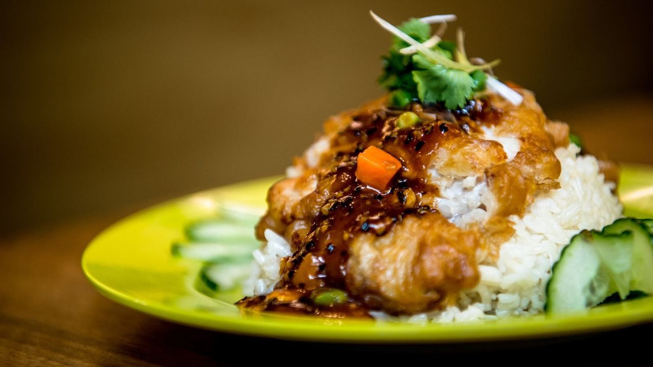 Black Pepper Crispy Chicken Rice