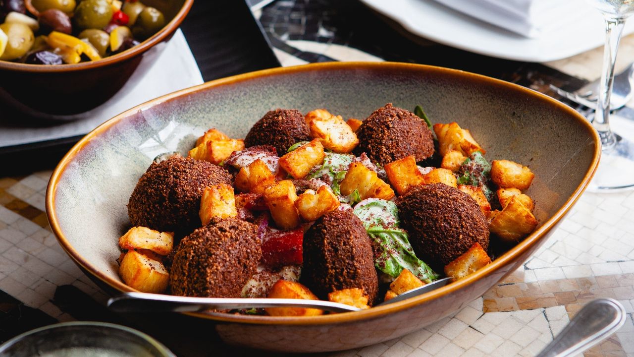 Falafel Salad (V)