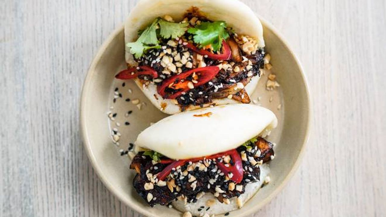 Sticky Glazed Pork Belly Bao (3)