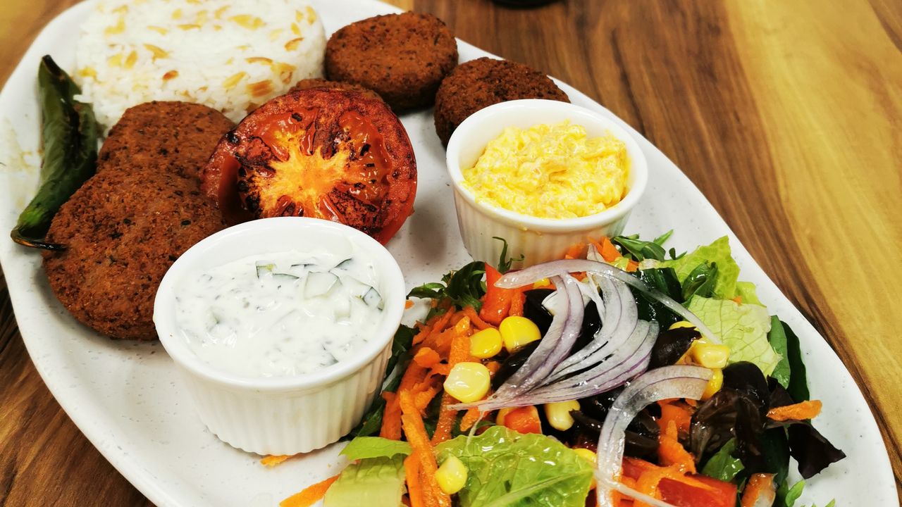 Falafel Platter (V)