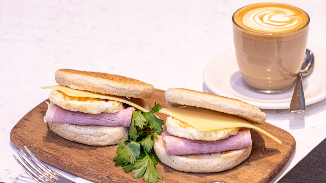 Egg & Bacon Muffin