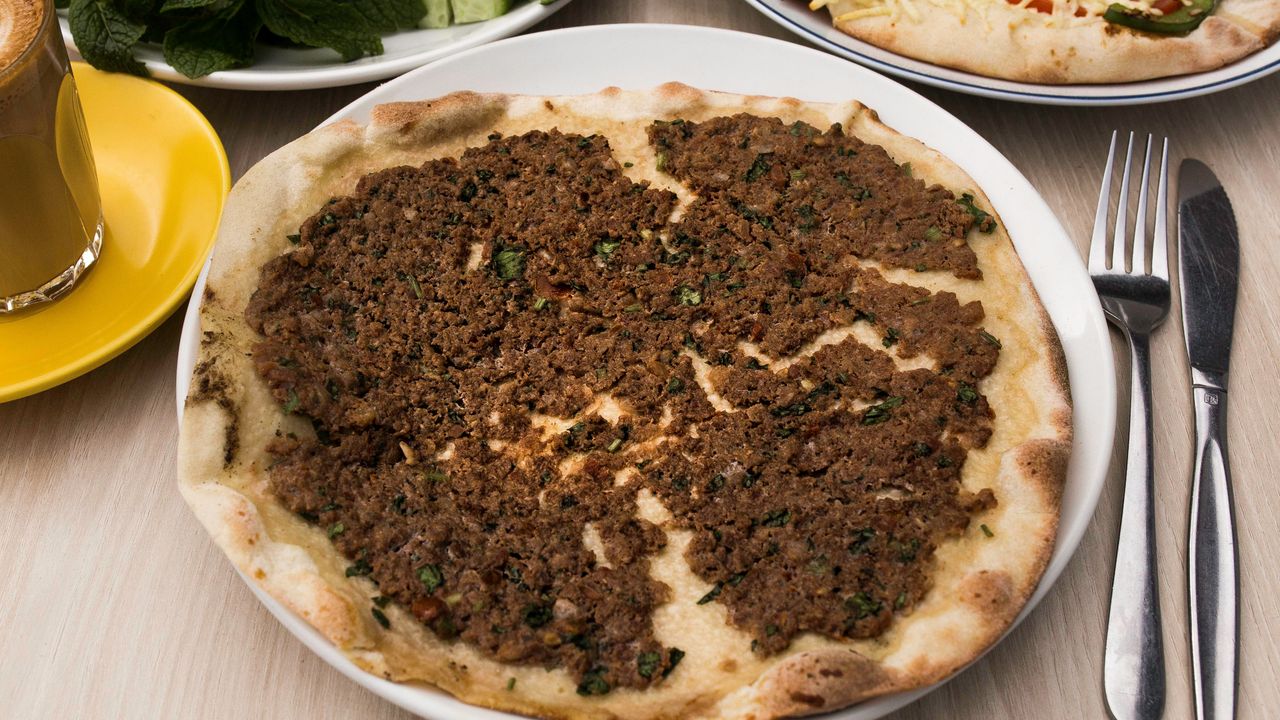Aleppo Meat Pizza