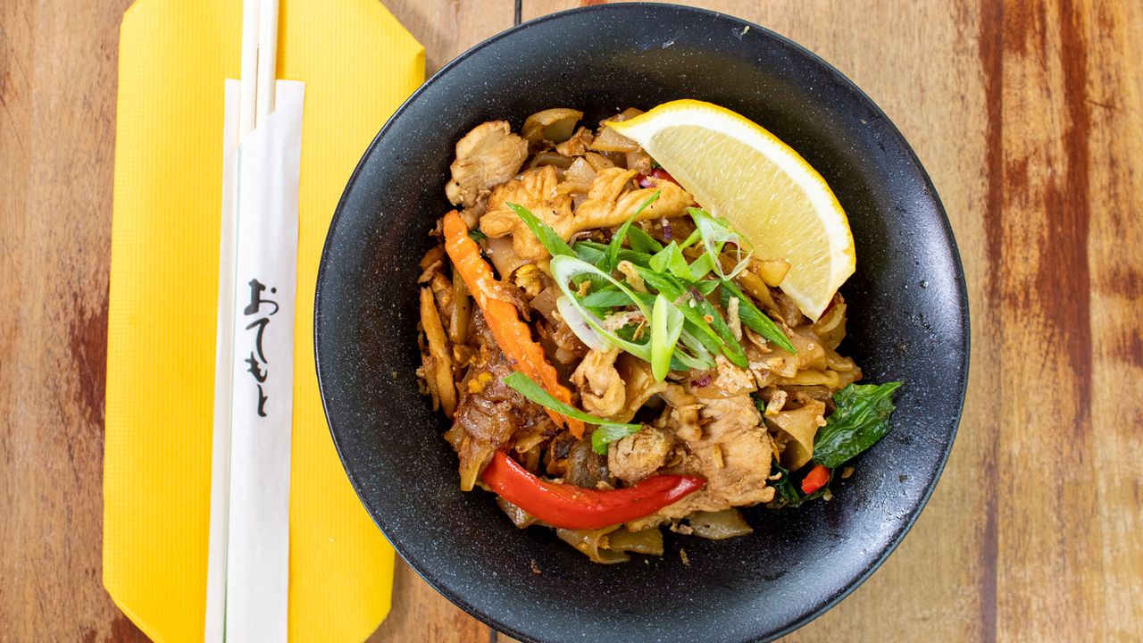 Pad See-Ew Chicken