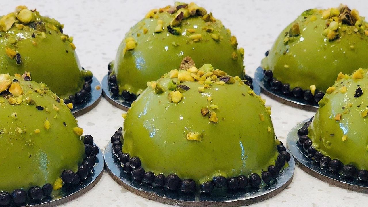 Pistachio & Dark Choc Monoportion