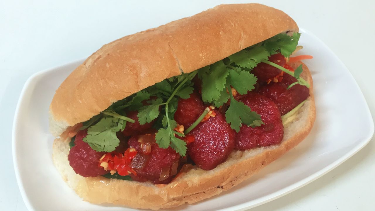Nem Nuong Banh Mi