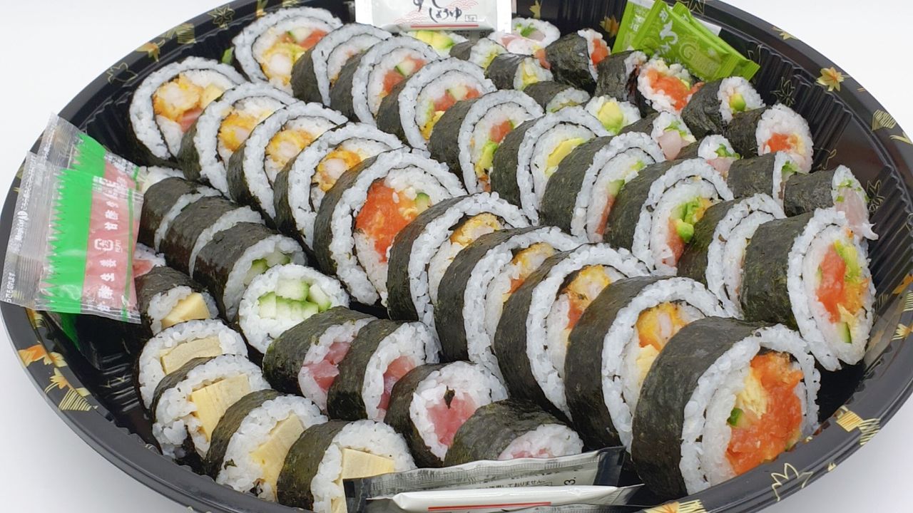 Hoso Maki California Roll Platter