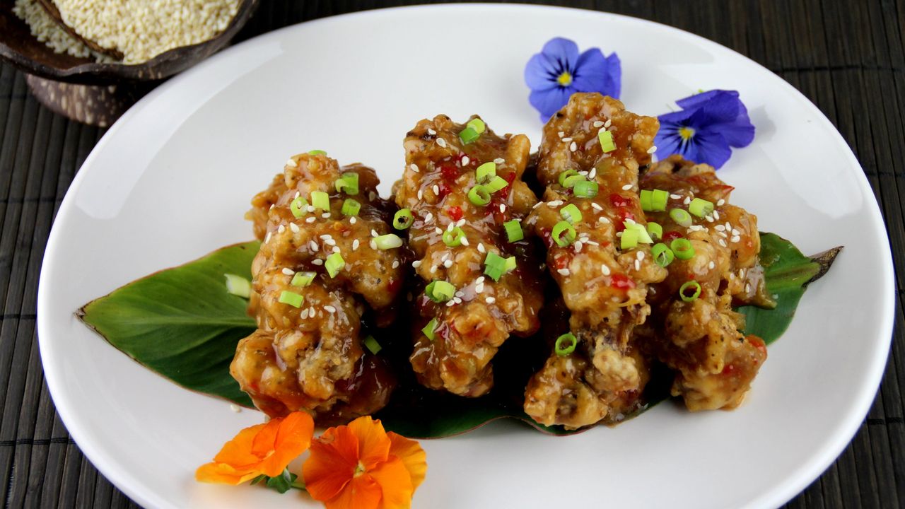 Crispy Chicken With Sweet Chilli Sauce (Medium Hot)(GFO)