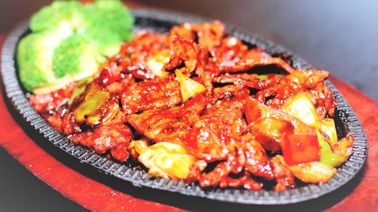 Sizzling Beef with Black Pepper Sauce