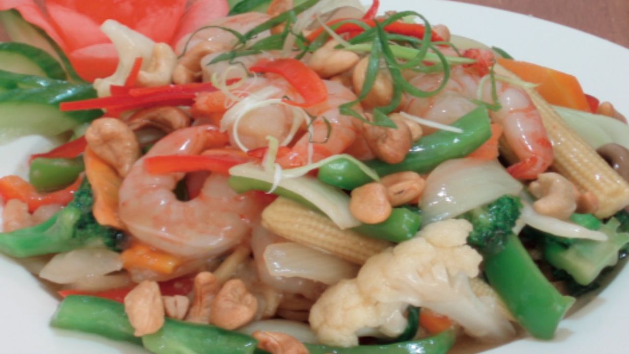 48. King Prawns Cashew Nut