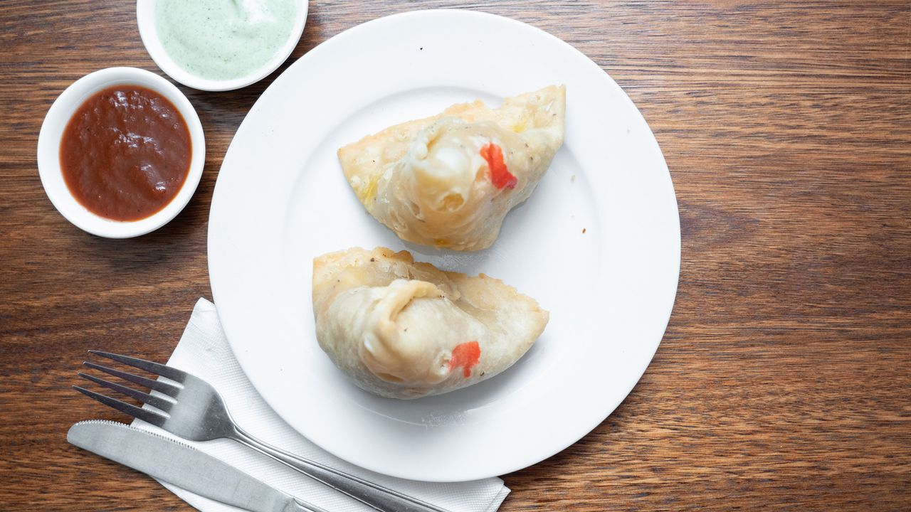 2. Meat Samosa (2 Pieces)