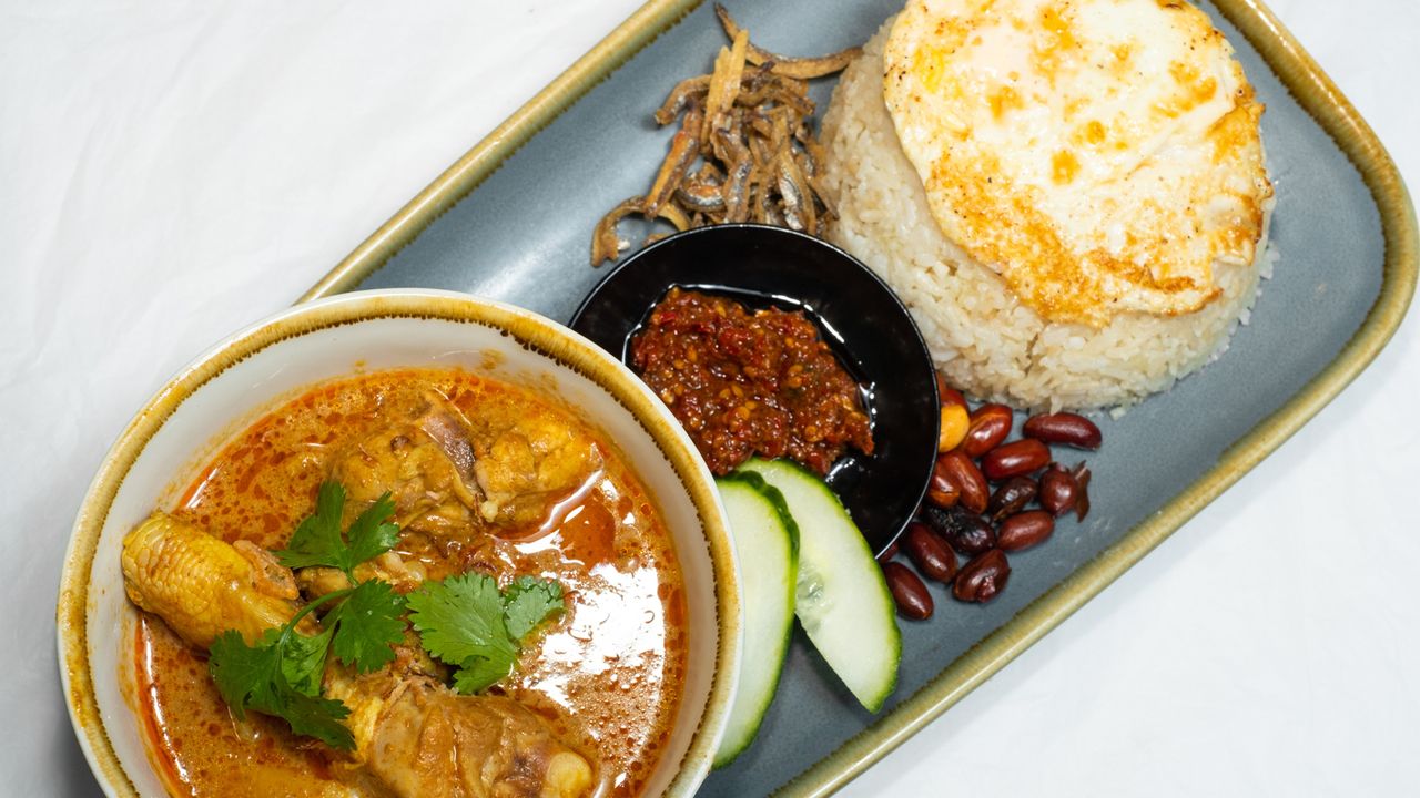 Nasi Lemak Curry Chicken