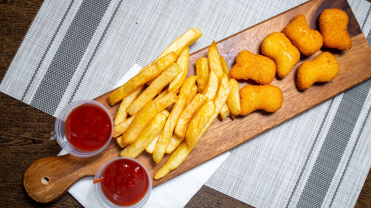 Chicken Nuggets & Chips