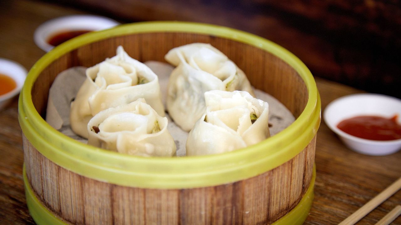 Steamed Vegetable Dumplings (4 Pcs)