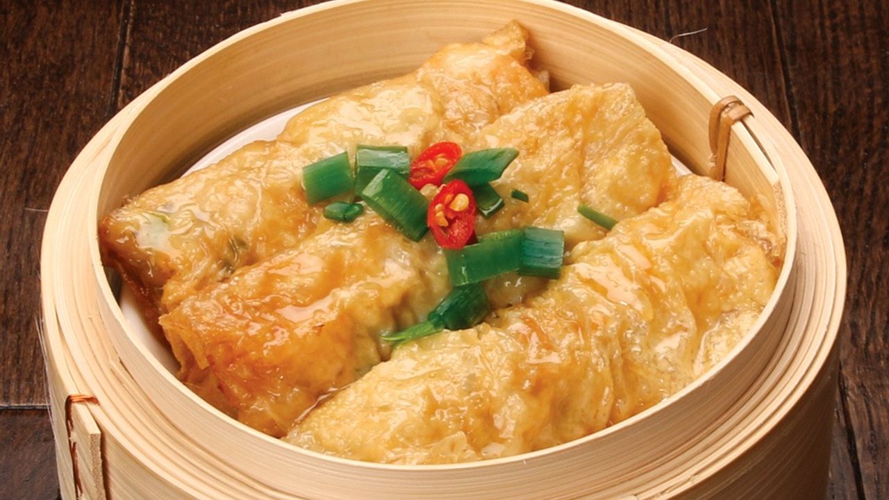 111. Steamed Pork & Prawn Roll
