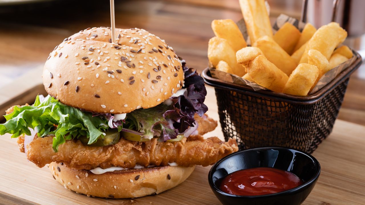 Flathead Tail Burger with Chips