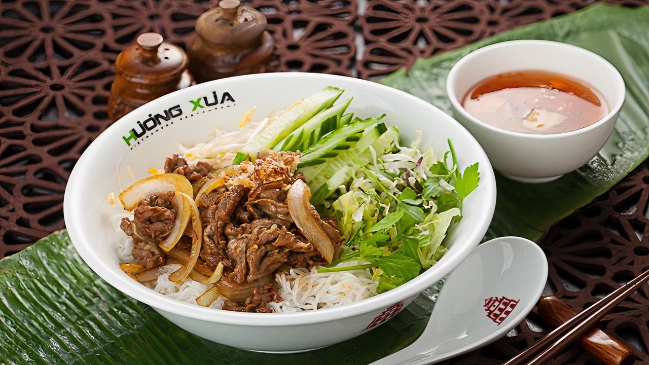 Rice Vermicelli with Stir Fry Beef
