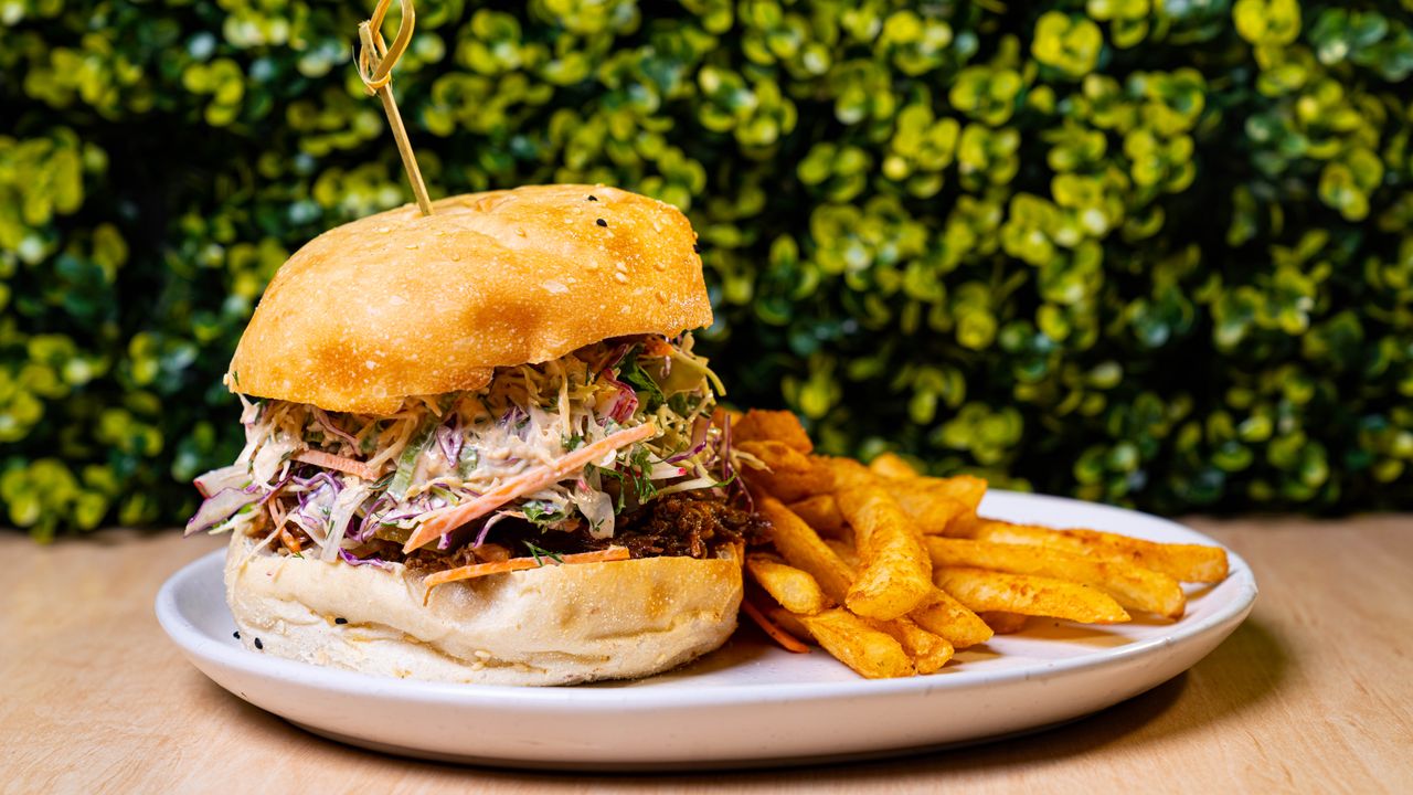 Slow Cooked BBQ Pulled Pork Burger