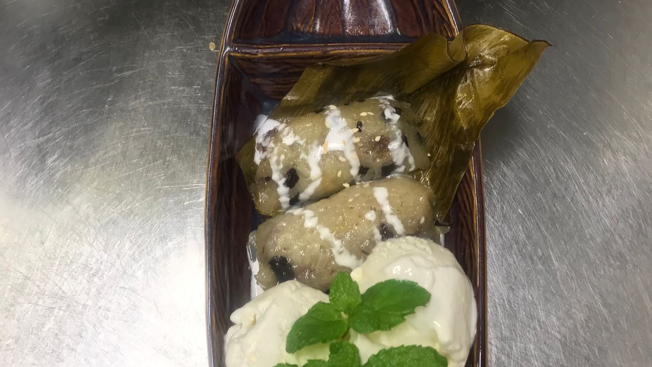 Sugar Banana Sticky Rice and Black Bean