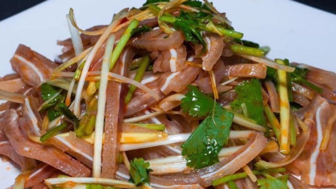 18 Seasoned Pig Ear with Chilli Oil